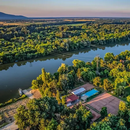 Lejlighedshotel Sportszallo Es Sportcentrum Tiszalok