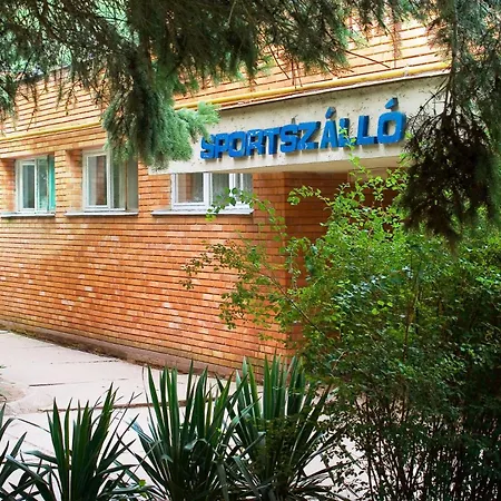 Sportszallo Es Sportcentrum Tiszalok